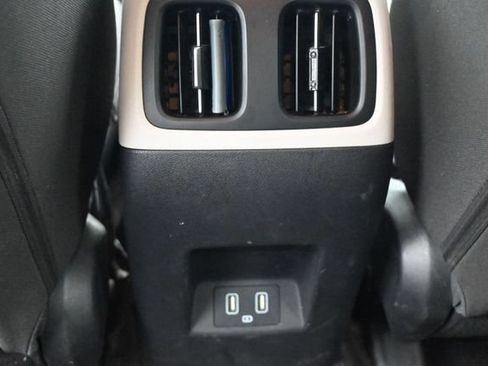 Used 2022 Hyundai Tucson SEL FWD image 19