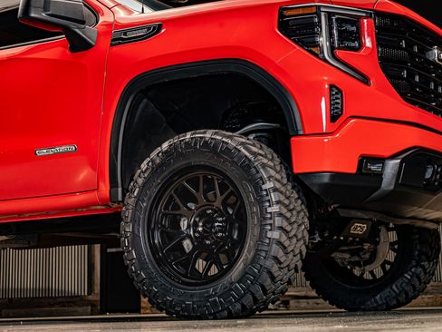 Used 2025 GMC Sierra 1500 Elevation image 16