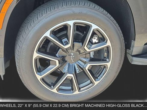 Used 2025 Chevrolet Suburban RST w/ Comfort Package AWD/4WD image 11