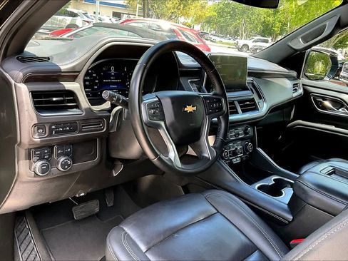 Used 2024 Chevrolet Suburban LT image 17