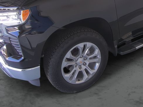 Used 2025 Chevrolet Silverado 1500 LTZ AWD/4WD image 7