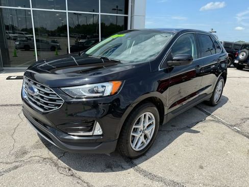 Used 2022 Ford Edge SEL w/ Convenience Package image 3