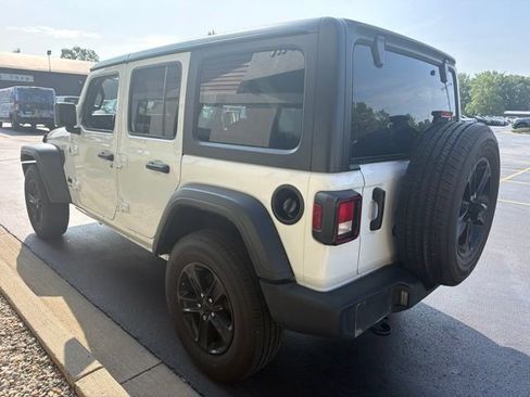 Used 2023 Jeep Wrangler Unlimited Sport AWD/4WD image 12