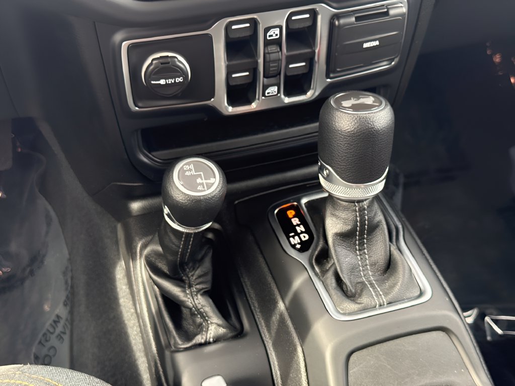 Used 2026 Jeep Wrangler Unlimited Sahara AWD/4WD image 17