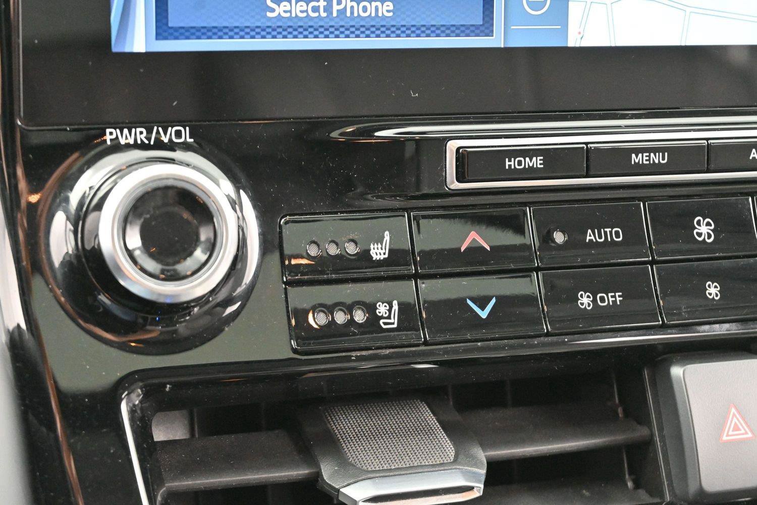 Used 2021 Toyota Highlander Limited AWD/4WD image 25