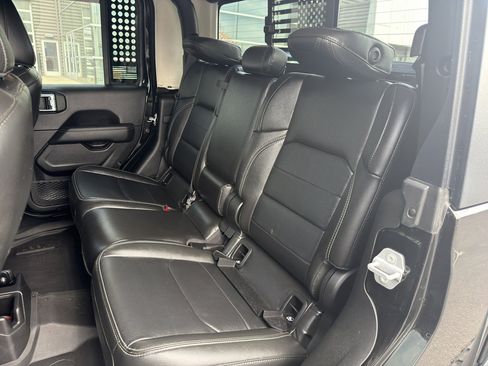 Used 2022 Jeep Gladiator Overland w/ Popular Equipment Package image 11