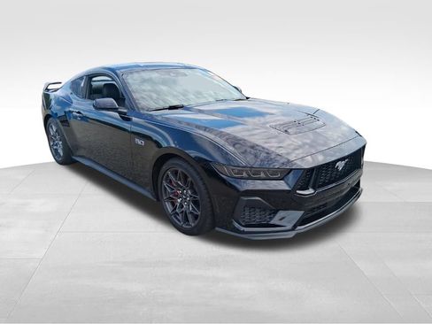Used 2025 Ford Mustang GT Premium w/ GT Performance Package RWD image 3