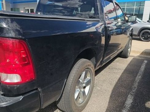 Used 2019 RAM 1500 Express w/ Express Value Package AWD/4WD image 10