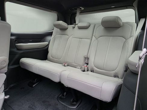 New 2026 Jeep Grand Wagoneer Limited AWD/4WD image 7