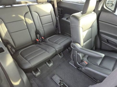 Used 2017 GMC Acadia SLT image 27