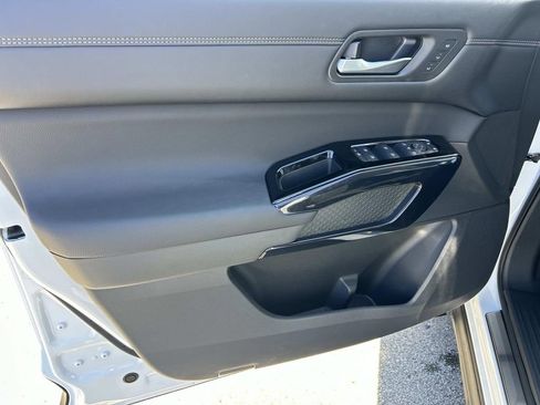 New 2026 Nissan Pathfinder Platinum AWD/4WD image 17