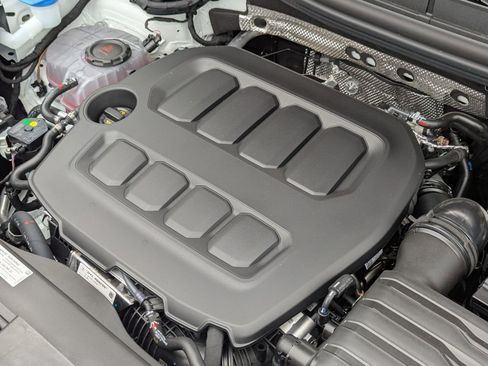 New 2026 Volkswagen Tiguan SE image 37