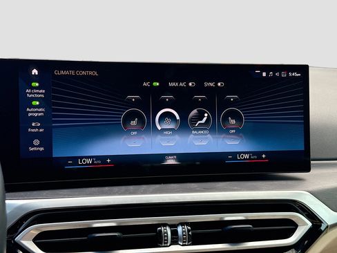 Used 2024 BMW 330i Sedan w/ M Sport Package RWD image 34