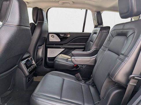 Used 2025 Lincoln Aviator Reserve w/ Equipment Group 201A image 19