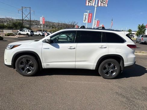 Used 2018 Toyota Highlander Limited Platinum w/ Carpet Mat Package (TMS) AWD/4WD image 5