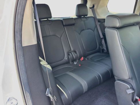 Certified 2025 Honda Pilot EX-L image 30