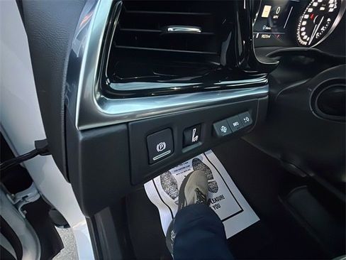 Used 2024 Cadillac XT6 Sport w/ Technology Package image 24