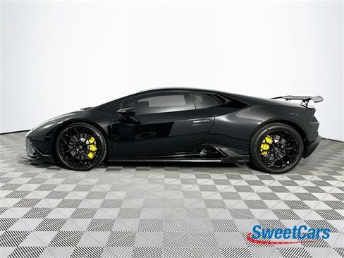 Used 2021 Lamborghini Huracan EVO image 4