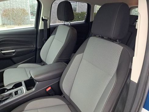 Used 2017 Ford Escape SE image 5
