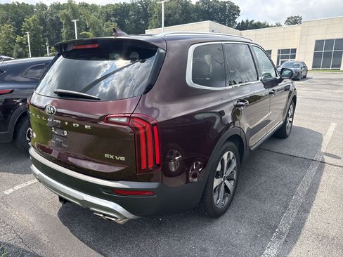 Used 2021 Kia Telluride EX w/ EX Premium Package AWD/4WD image 3