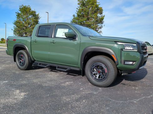 New 2026 Nissan Frontier PRO-4X w/ Pro-4x Convenience Package image 2