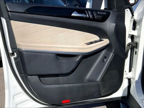 Used 2014 Mercedes-Benz GL 450 4MATIC image 20