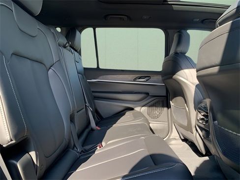 New 2025 Jeep Grand Cherokee L Limited w/ Luxury Tech Group II image 35