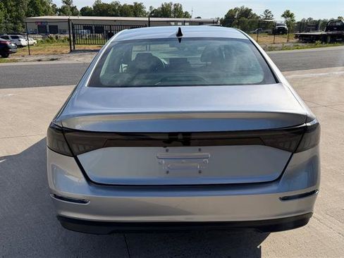 Used 2025 Honda Accord SE image 4