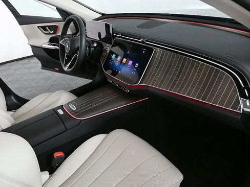 Used 2025 Mercedes-Benz E 350 Sedan image 22