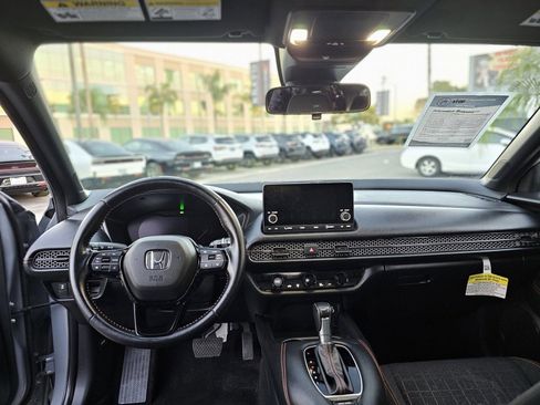 Used 2025 Honda HR-V Sport image 12