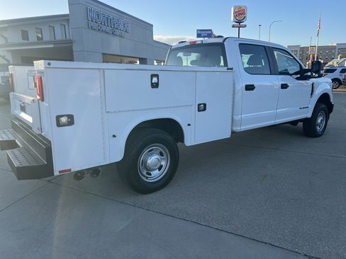 Used 2022 Ford F250 XL w/ Power Equipment Group image 8
