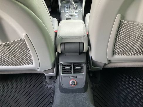 Used 2017 Audi A3 e-tron Prestige w/ Prestige Package FWD image 33