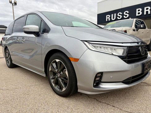 Used 2024 Honda Odyssey Elite image 3