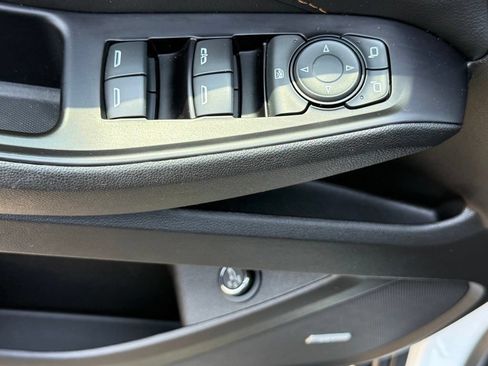 Used 2019 Chevrolet Traverse RS FWD image 17
