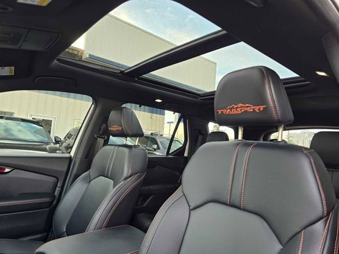 Used 2025 Honda Pilot TrailSport image 24