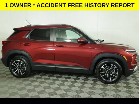 Certified 2025 Chevrolet TrailBlazer LT FWD image 2