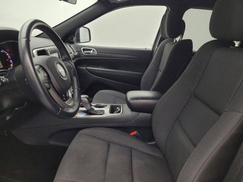 Used 2019 Jeep Grand Cherokee Laredo AWD/4WD image 17