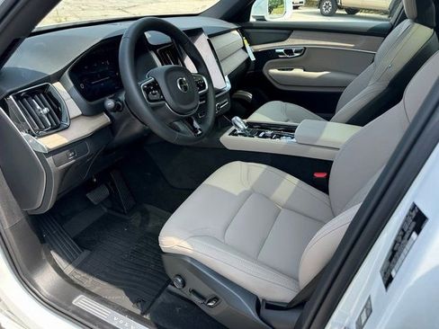 New 2026 Volvo XC90 B6 Plus w/ Protection Package Premier image 19