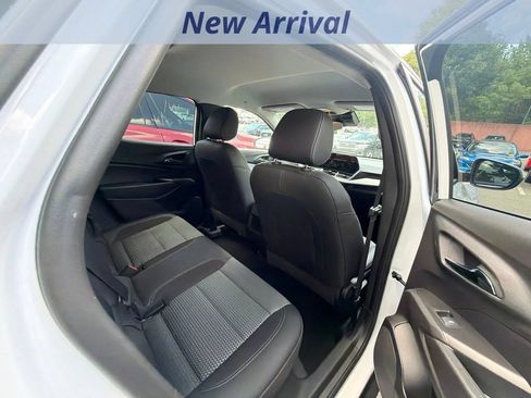 Used 2026 Chevrolet Trax LT FWD image 7