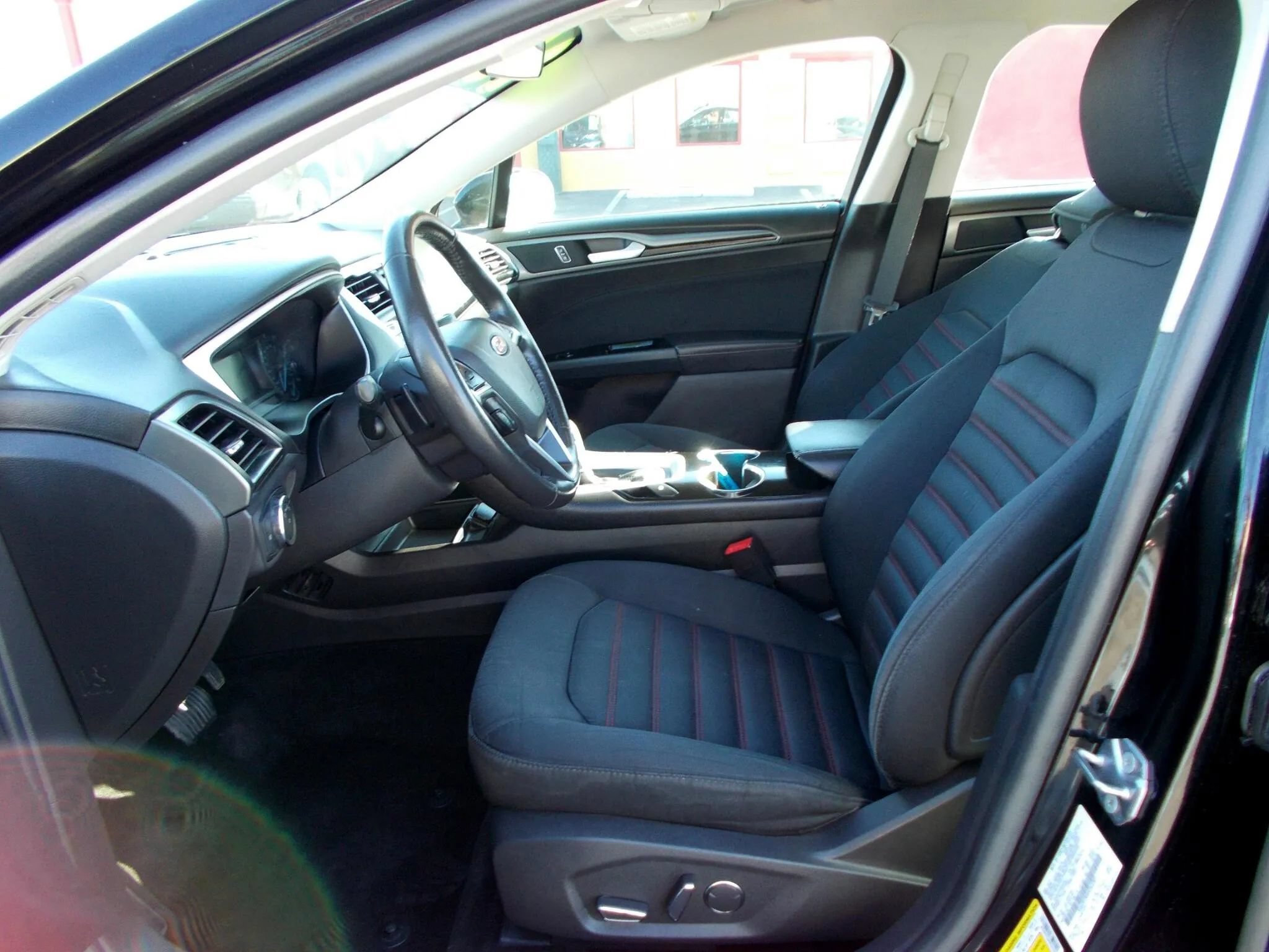 Used 2016 Ford Fusion SE w/ Equipment Group 201A AWD/4WD image 16