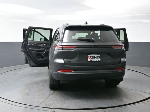 New 2026 Jeep Grand Cherokee Limited w/ Limited Altitude Package AWD/4WD image 46
