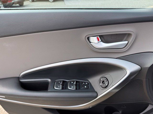 Used 2018 Hyundai Santa Fe Sport w/ 2.4L Value Package 02 FWD image 15