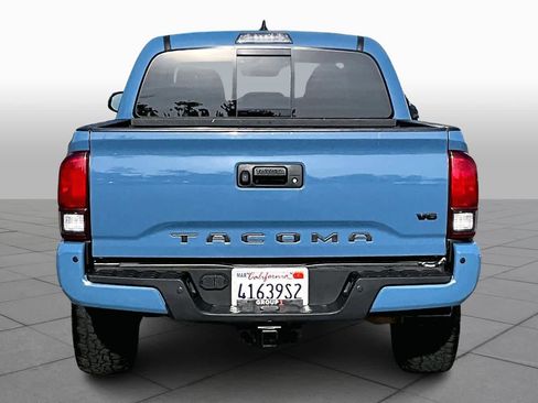 Used 2019 Toyota Tacoma TRD Sport image 5