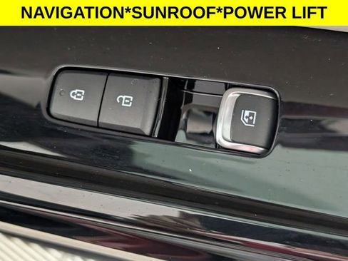 Used 2024 Kia Carnival SX Prestige FWD image 37