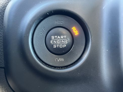 Used 2022 Jeep Gladiator Sport AWD/4WD image 33