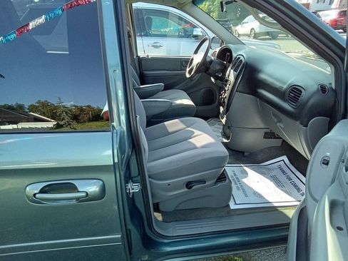 Used 2007 Dodge Grand Caravan SXT FWD image 3