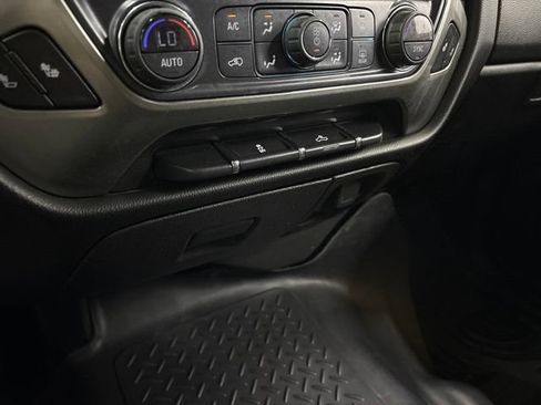 Used 2018 Chevrolet Silverado 1500 LT w/ True North Edition AWD/4WD image 33