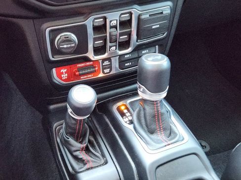 Used 2021 Jeep Wrangler Unlimited Rubicon AWD/4WD image 20