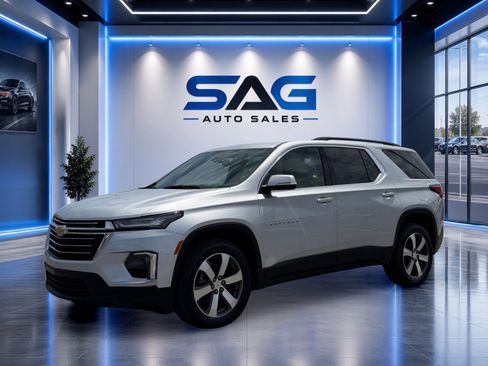 Used 2022 Chevrolet Traverse LT w/ LT Premium Package FWD image 9