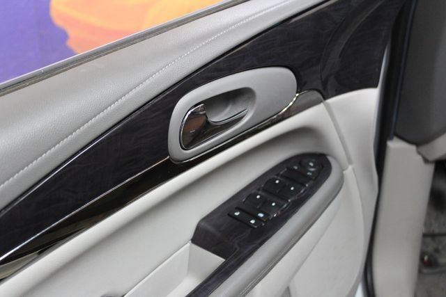 Used 2017 Buick Enclave Convenience FWD image 13